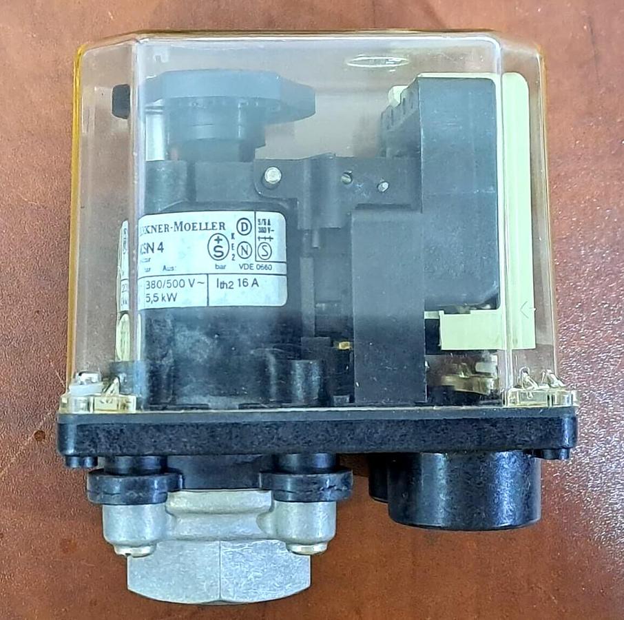 Used SMC MULTISTAGE EJECTOR PRESSURE SWITCH ZL112-E25L ZL112E25L