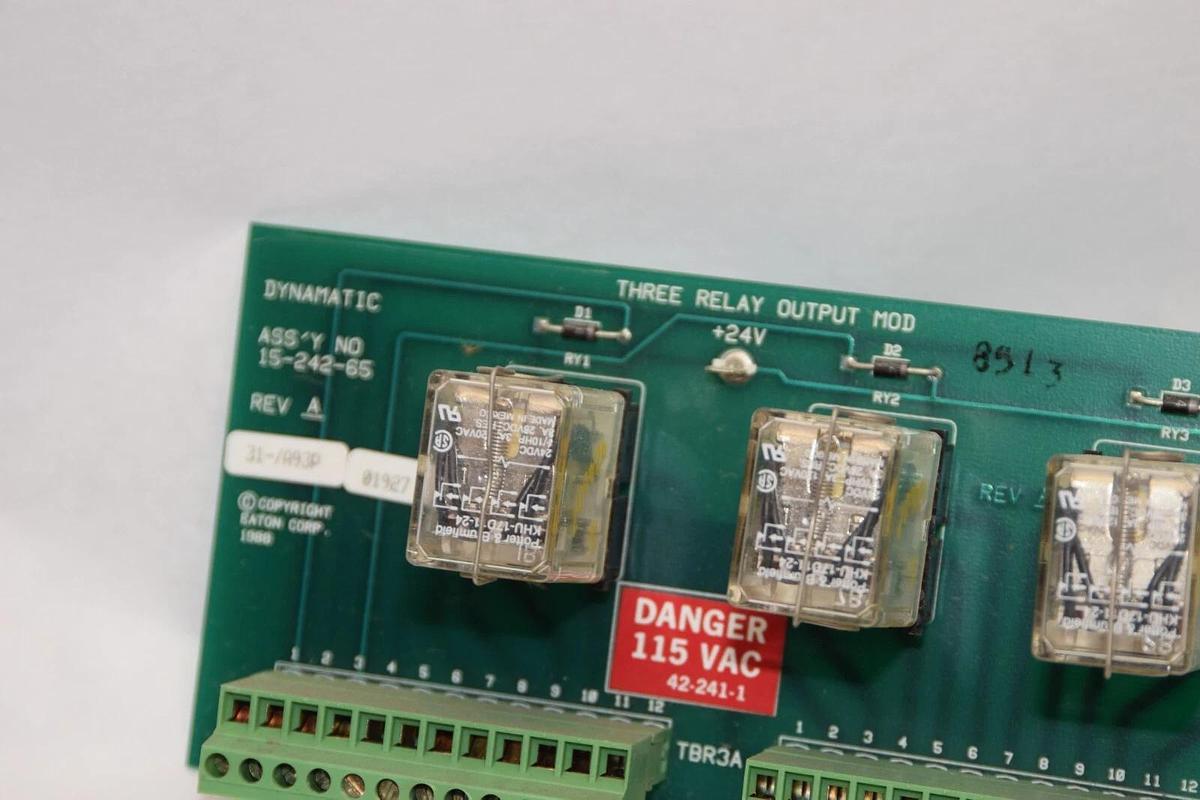 Used EATON DYNAMATIC  15-242-65 REV A Three Relay Output Module
