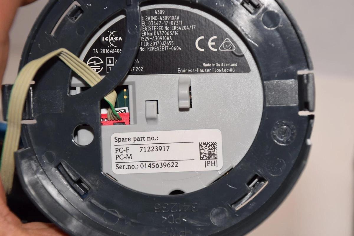 Used ENDRESS + HAUSER 8P3B15-2L93/0 , 1/2" DN15 Promass P 300 Flowmeter