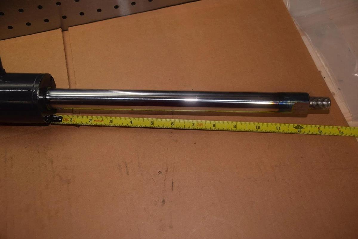 Hydraulic Cylinder 1" Rod 8" stroke 2 Ports 1/2in Overall Length 29" New