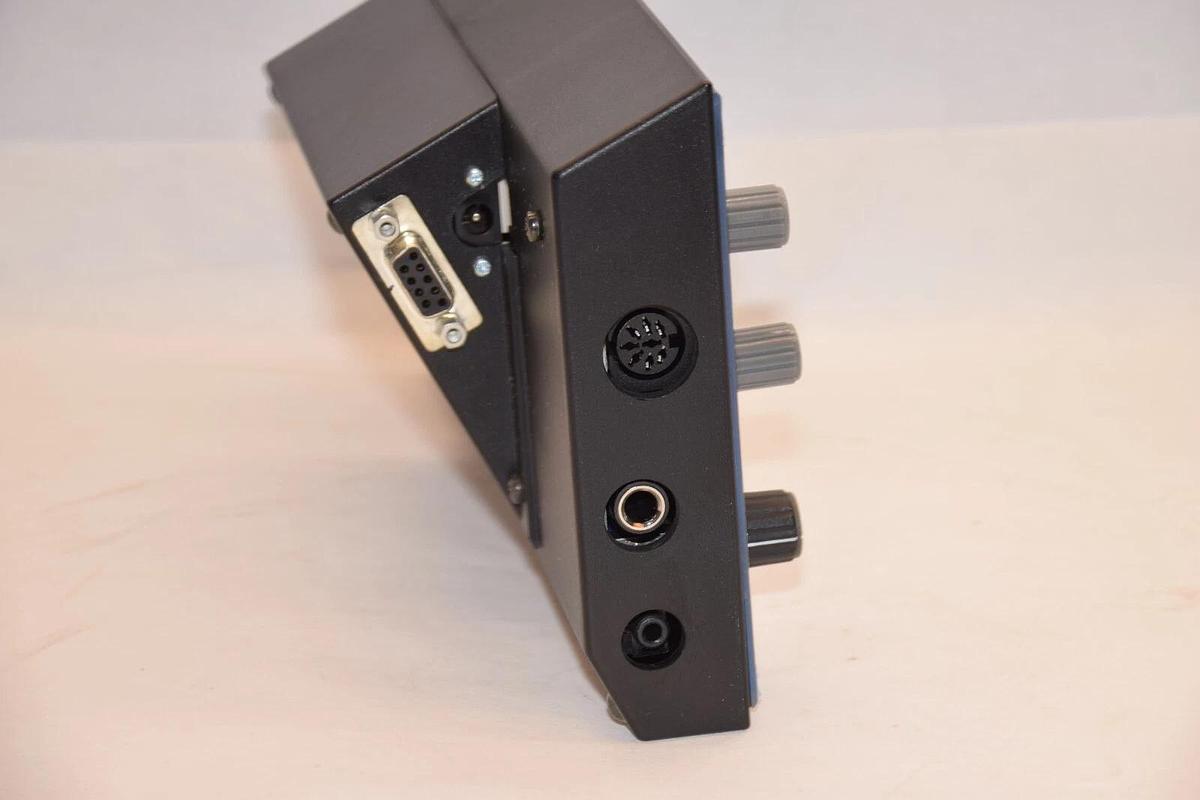 DANISH INTERPRETATION SYSTEMS IS6132 Interpreter Set Dig. Conference System -NEW