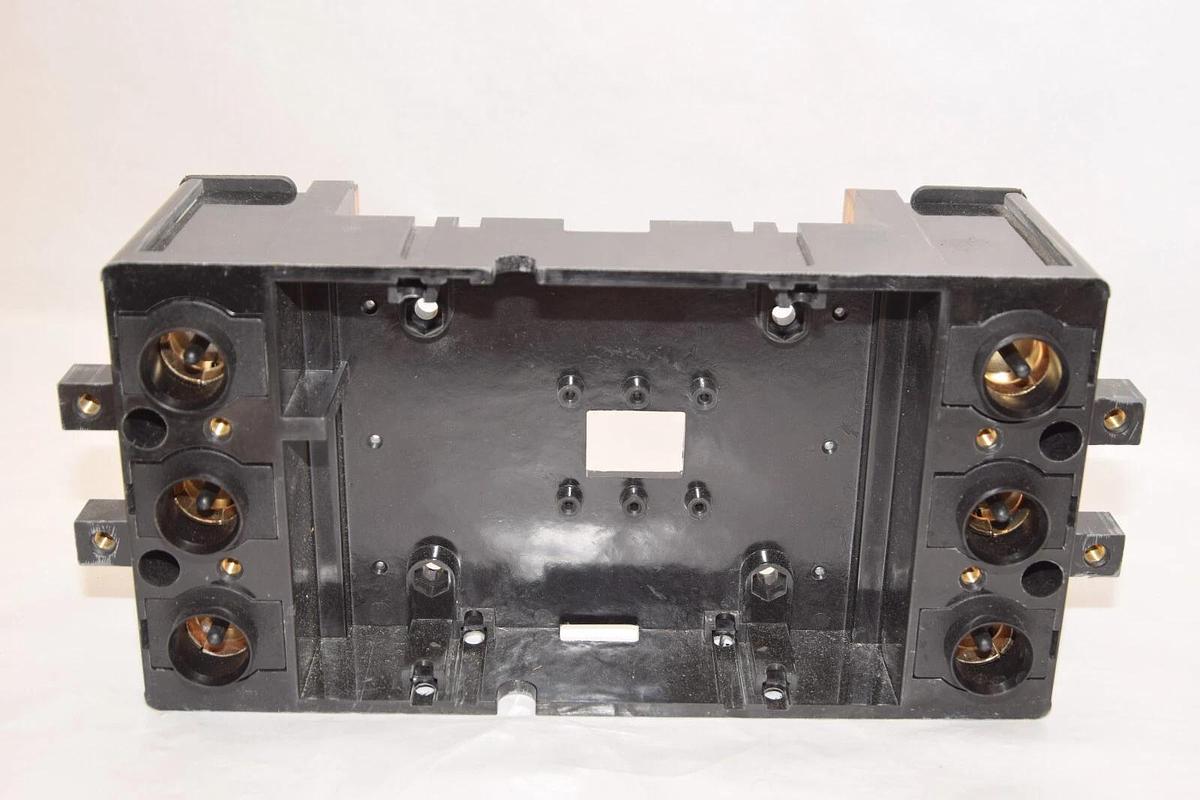 ALLEN BRADLEY Plug In Adapter 140U 140U-L-PAD3 140ULPAD3  Ser A (NEW)