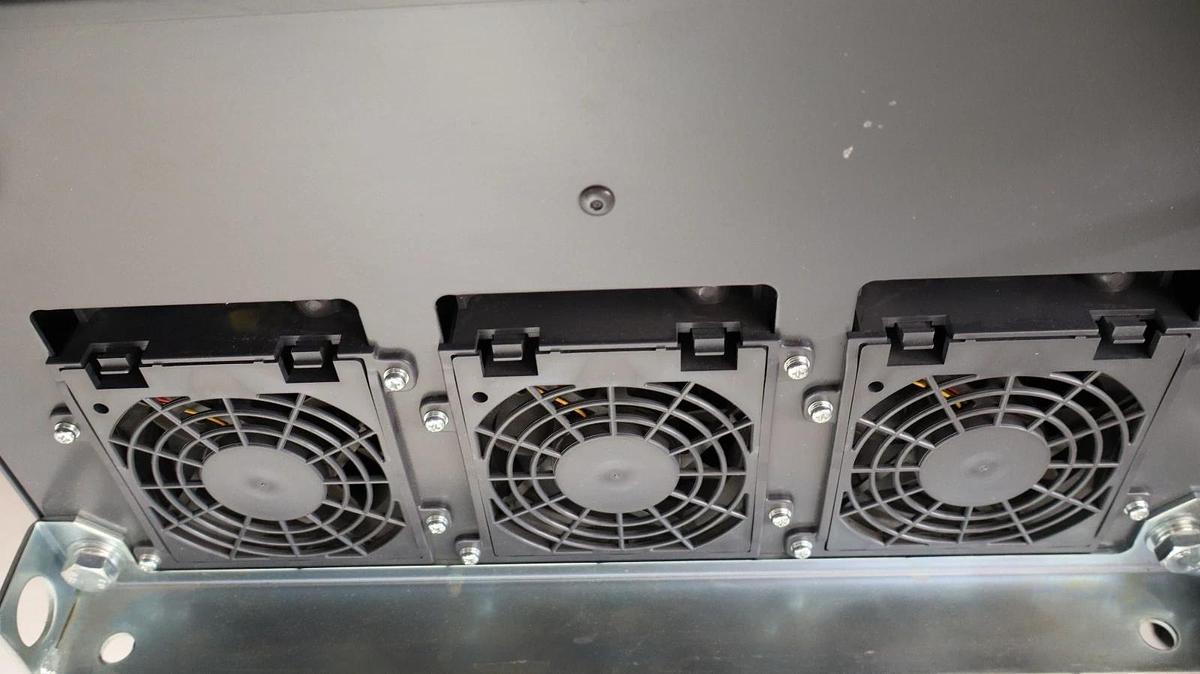 Mitsubishi Inverter Drive FR-A840-01160-1-60 FRA84001160160 3ph 380-500 60hp NOS