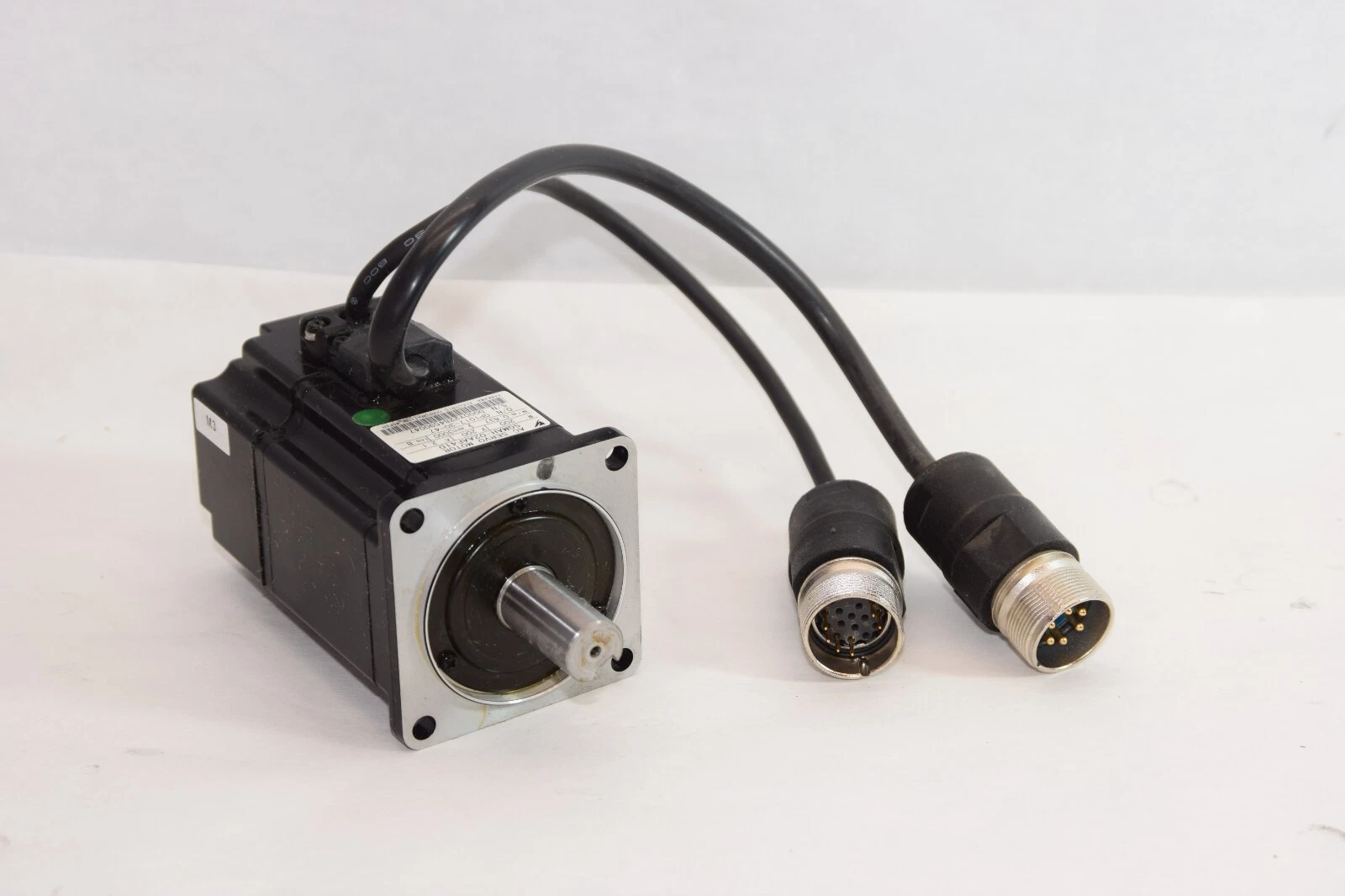 Used YASKAWA SGMAH-02AAF41D 200W 200V 2.1A AC Servo Motor