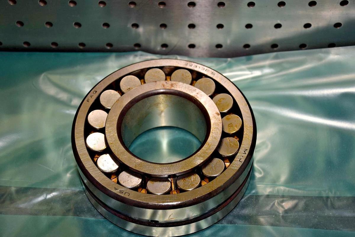 FAG USA 22313 EASMC3 22313 EAS.M.C3 SPHERICAL ROLLER BEARING NEW