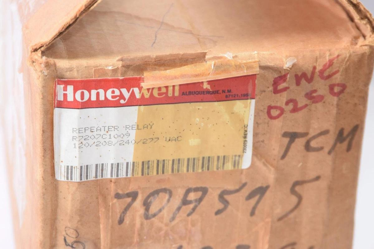 (NEW) HONEYWELL R7207C1009 R7207C 120/208/240/277Vac Repeater Relay