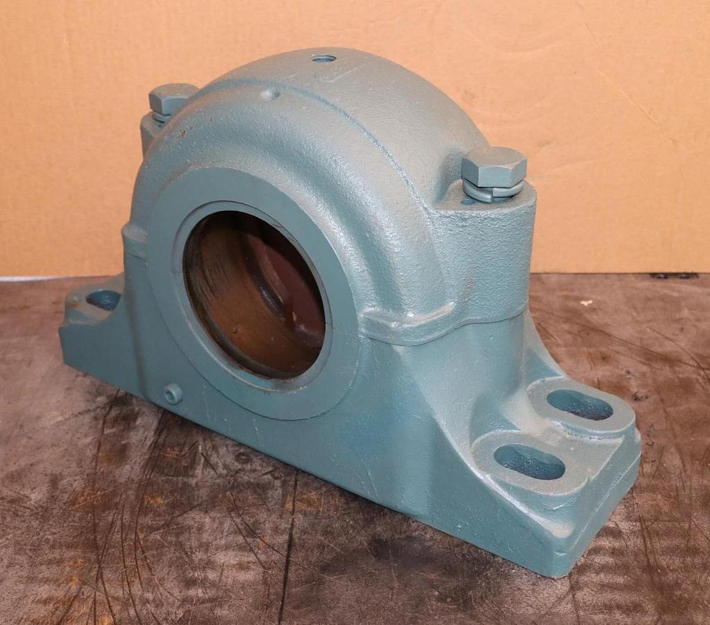 Dodge Pillow Block HOUSING 4-Bolt 041223 4-15/16" - 5-1/4" Cast Iron (NOS)