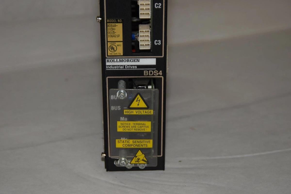 Used KOLLMORGEN Servo Drive BDS4A-103H-0015-106A21P Input 140Vdc Output 115Vac 3A