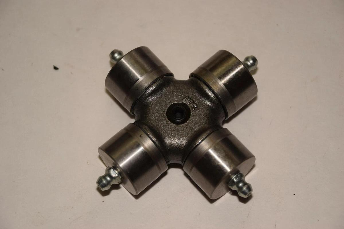 JOHNSON POWER 36932 1230CB-4PL1 4pt LUBE STYLE CROSS & BEARING NEW