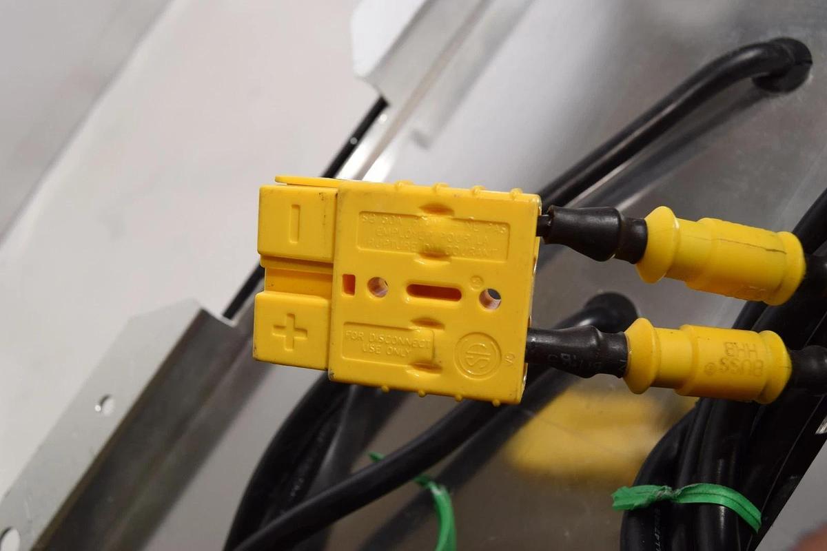 Used DeltaVolt PS4 Quad Pro Four 15Amp (4-Banks) Lithium Marine Battery Charger Boat