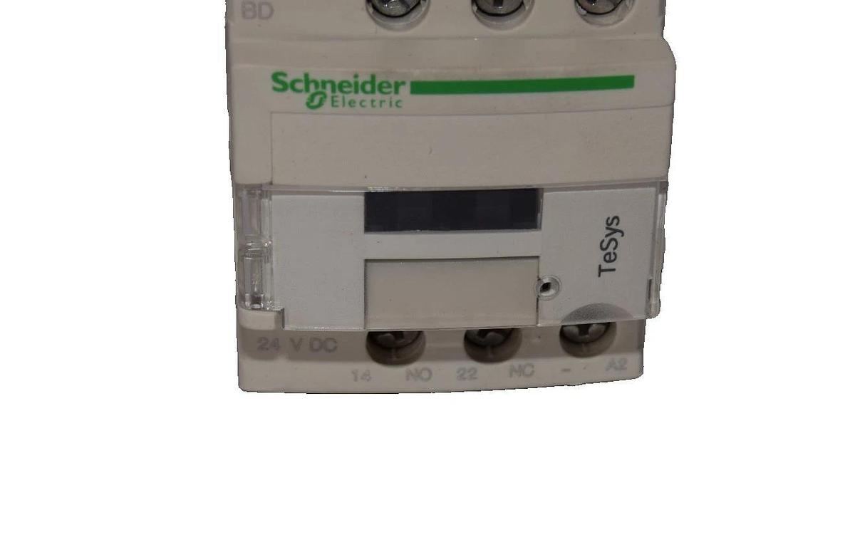 Used SCHNEIDER ELECTIRC LAD4TBDL , LC1 D12 , LC1D12 25A 24Vdc Contactor