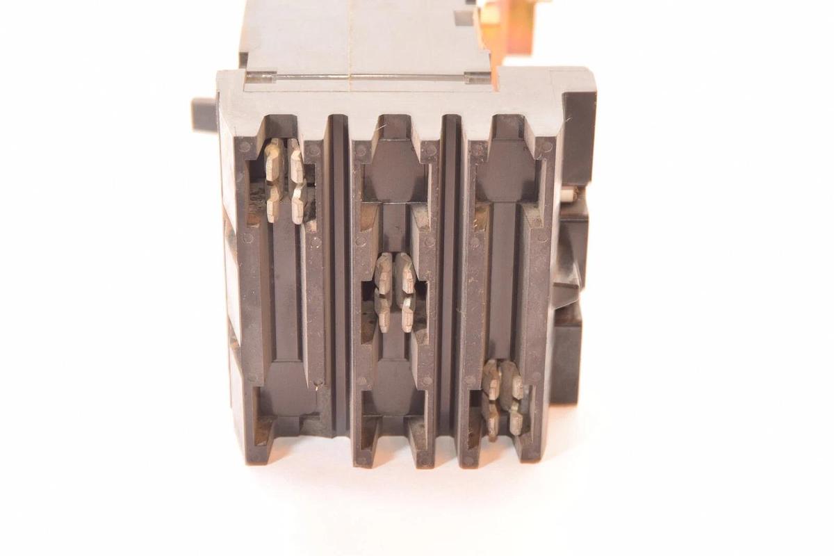 Used SQUARE D FA-36050 FA36050 50A 50 Amp 3P Circuit Breaker *Chip*
