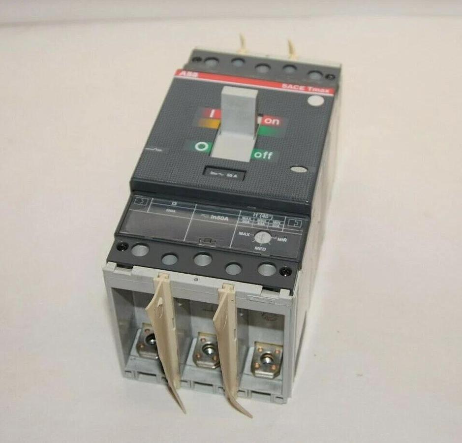 Used ABB SACE Tmax T4S 250 T4S250 3 Pole 250 Amp 250A 542137P3 E93565 Circuit Breaker