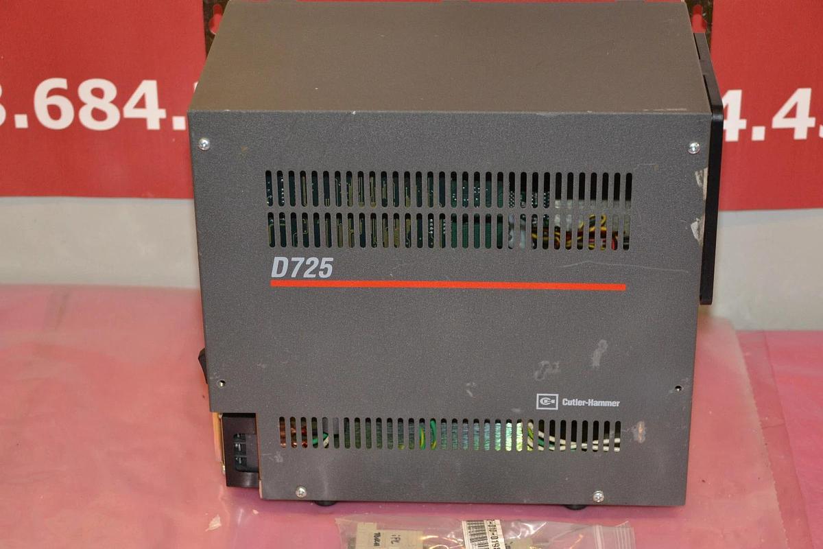 Used CUTLER HAMMER INDUSTRIAL COMPUTER D725 DS90119 0.8A 0.8 A AMP 120/230 VAC