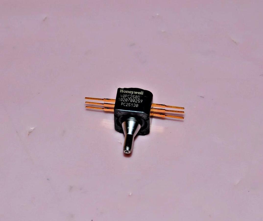 Honeywell Micro Switch  40PC250G1A SQA4588   NEW