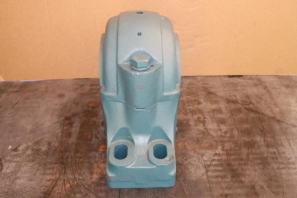 Dodge Pillow Block HOUSING 4-Bolt 041223 4-15/16" - 5-1/4" Cast Iron (NOS)