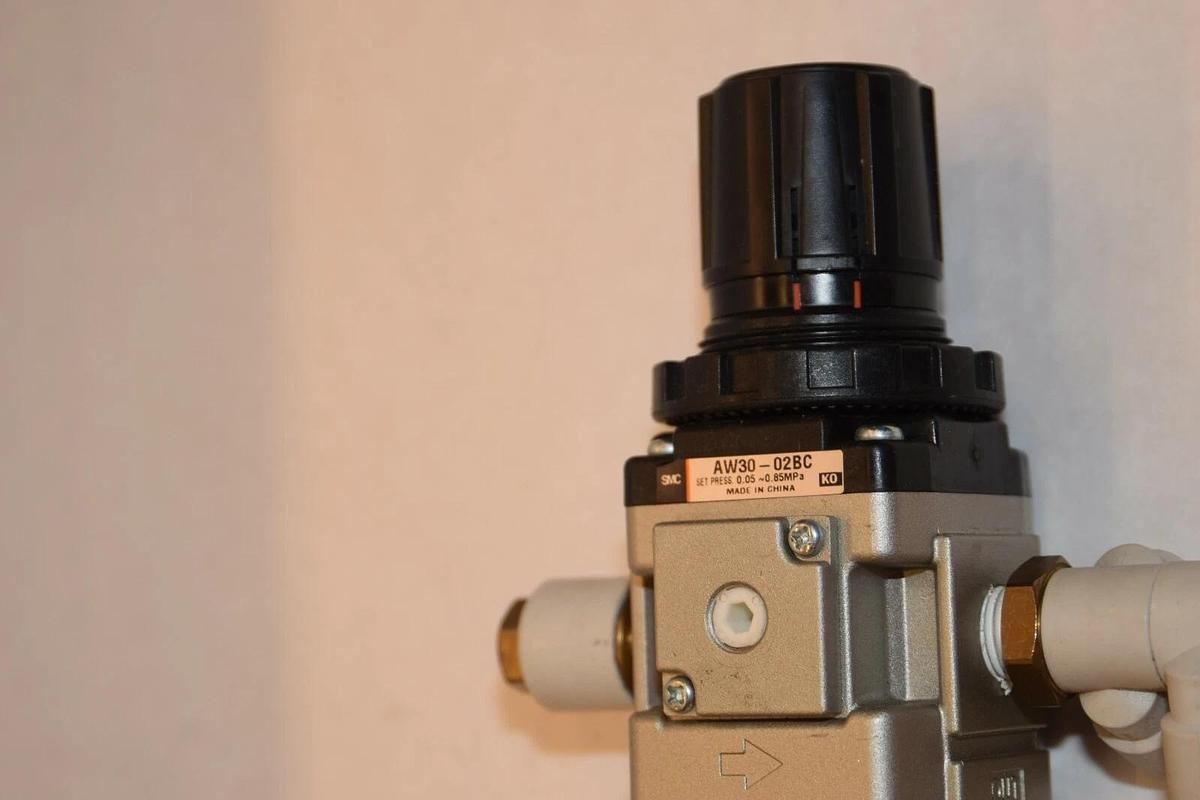 Used SMC AW30-02BC 0.05-0.85MPa Filter/Regulator
