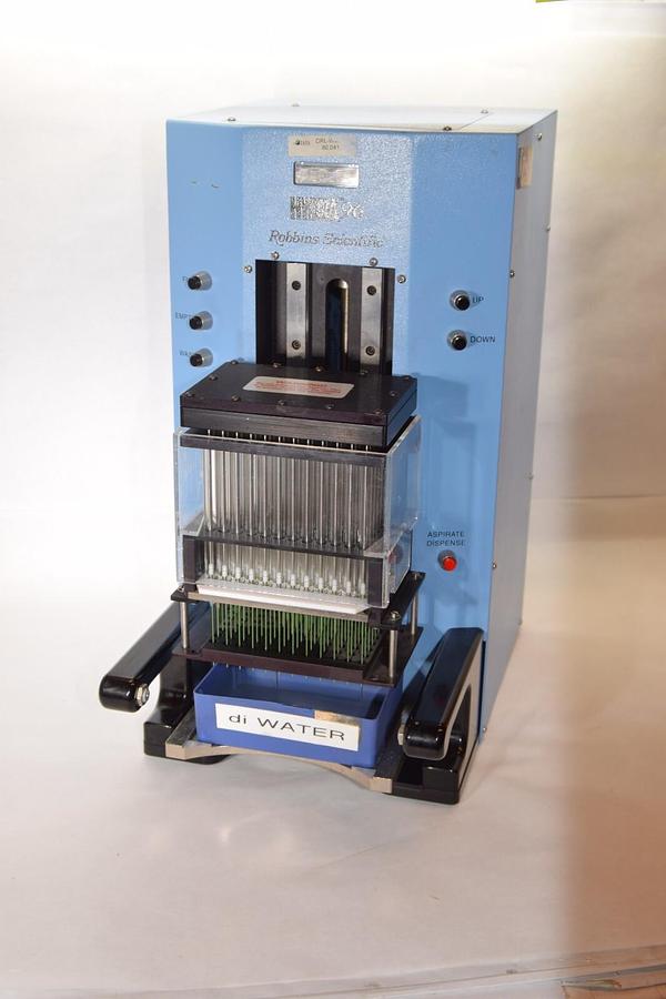 Used ROBBINS SCIENTIFIC Hydra96 115V 60H 240W Liquid Handler System