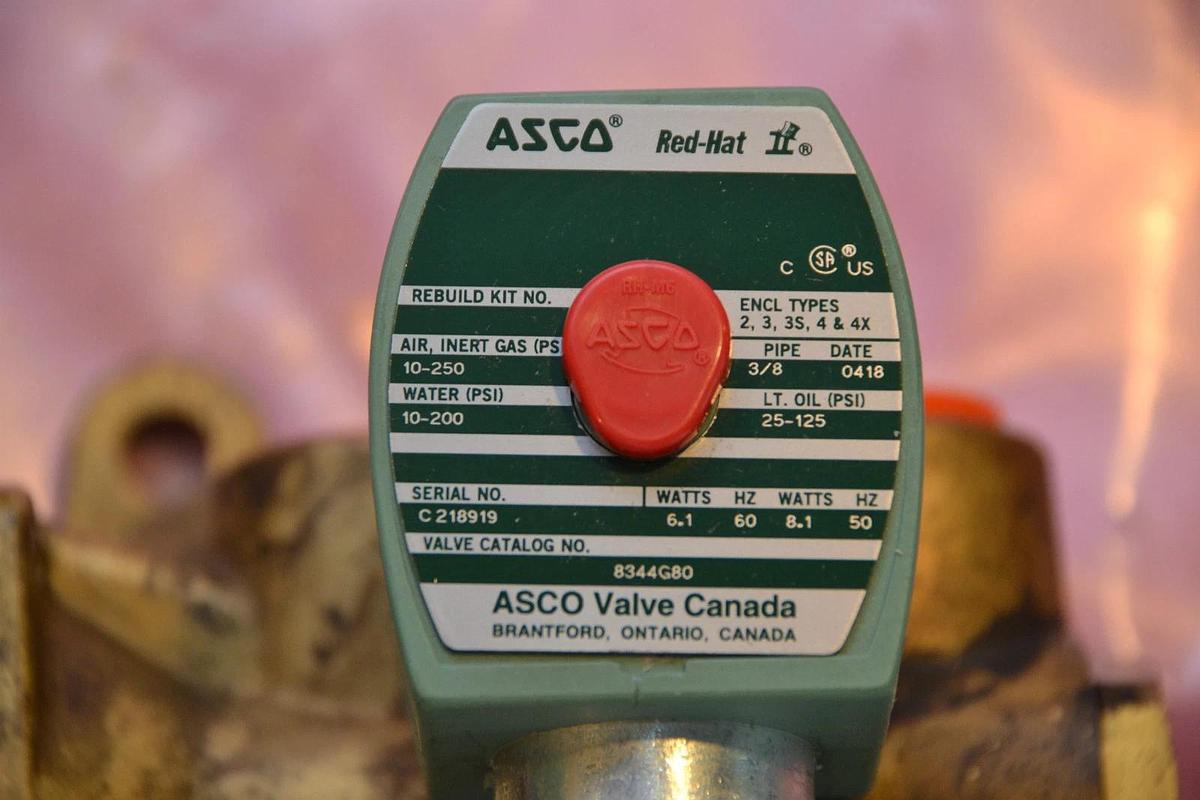 ASCO VALVE RED HAT 8344G80 3/8" PIPE NEW