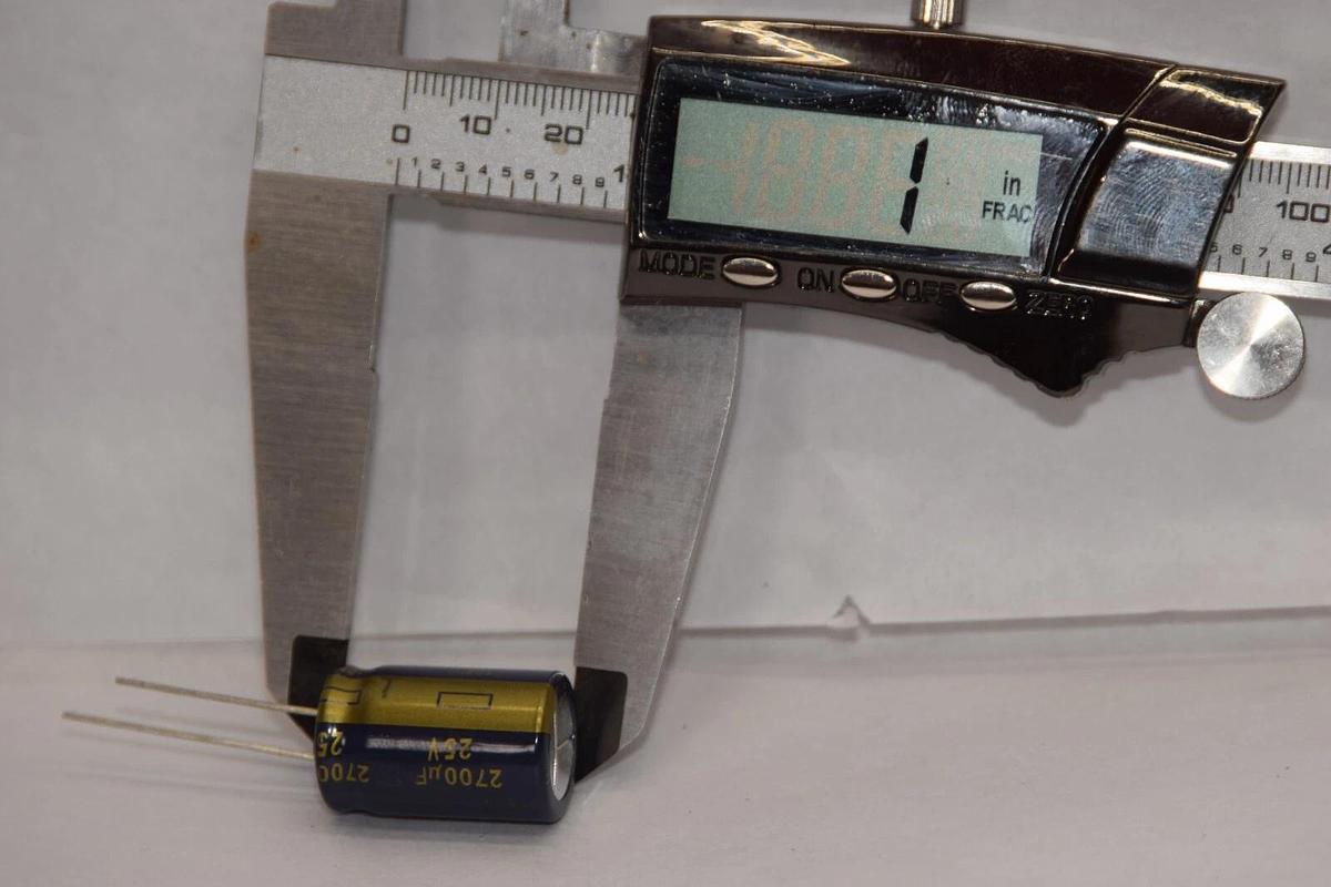 (NEW -Lot of 50) PANASONIC 2700uF 25V 105°C Electrolytic Capacitor