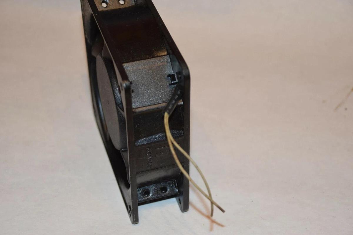 Used SUNON DP203A 2123LSL 220/240V 50/60Hz 0.08A AXIAL FAN