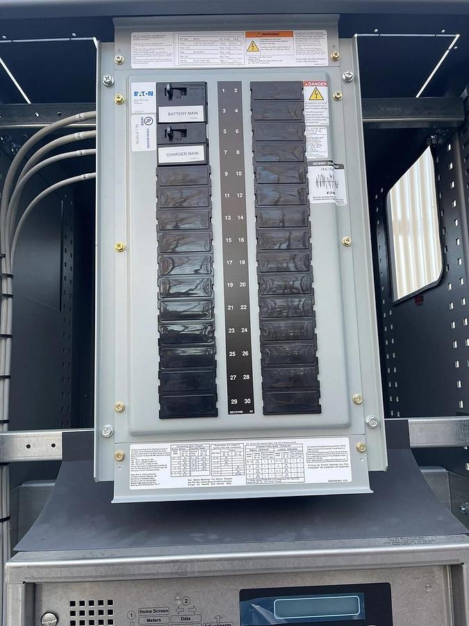 Sens Stored Energy Systems 4CG8210CTACC00 1Ph 120V DC battery backup UPC Eaton