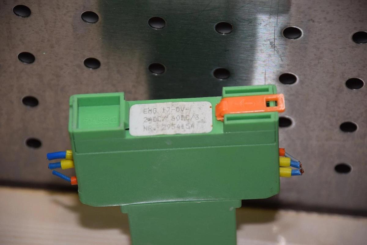 Used PHOENIX CONTACT EMG 17-0V-24DC/60DC/3 EMG170V24DC/60DC/3 MODULE