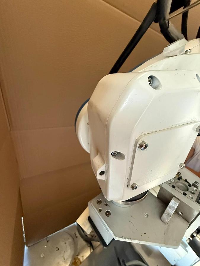 Used Toshiba Machine Co. System Six-Axis 6-Axis Robot TVL500 TVL 500 28kg