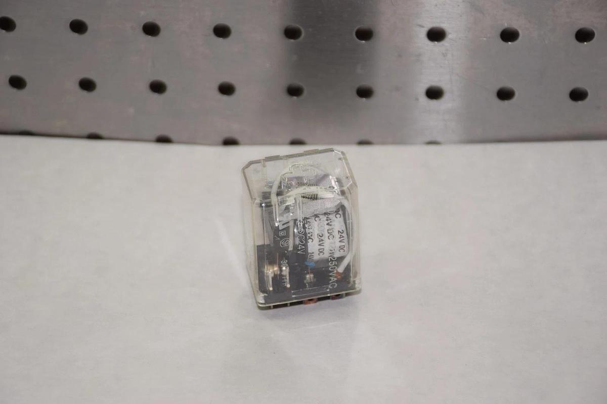 MATSUSHITA HP2-DC24V AW5222 10A 30VDC RELAY NEW