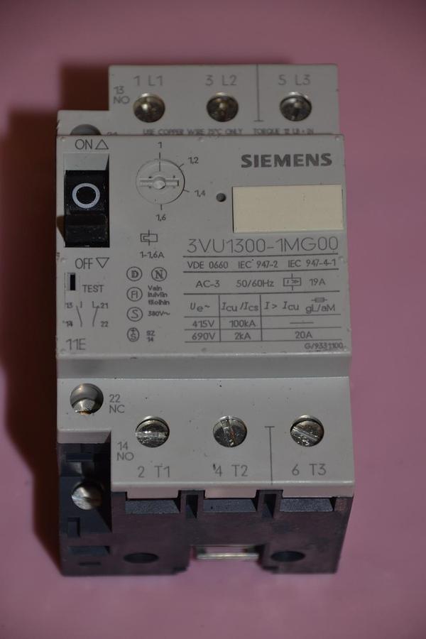 Used SIEMENS STARTER 3VU1300-1MG00 3VU1300 1MG00 3VU13001MG00 1-1,6 A AMP