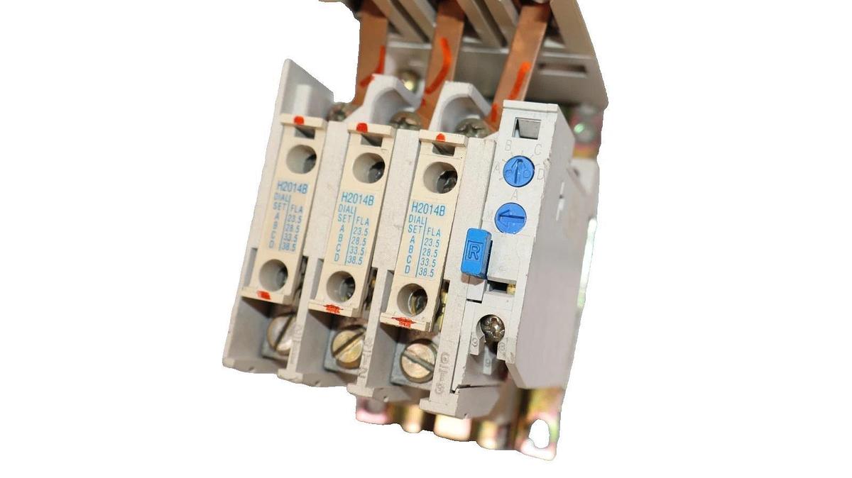Cutler-Hammer Eaton Starter CE15HN3 C306GN3 660V 60A 60 Amp 120v Coil H2014B