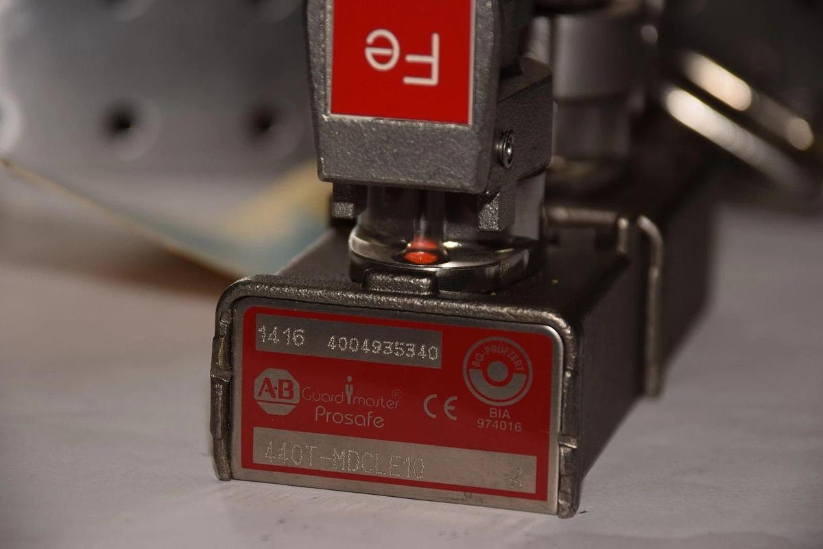 Used ALLEN BRADLET KEY EXCHANGE Unit 440T-MDCLE10 Prosafe 440T-MDCLE10FEFF