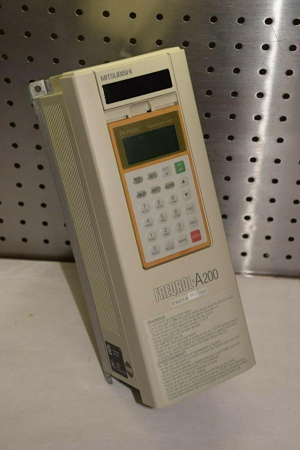 Used Mitsubishi Freqrol A-200 Inverter FR-A220-0.4K-TF2 FR-A220-0.4K-UL FRA22004KTF