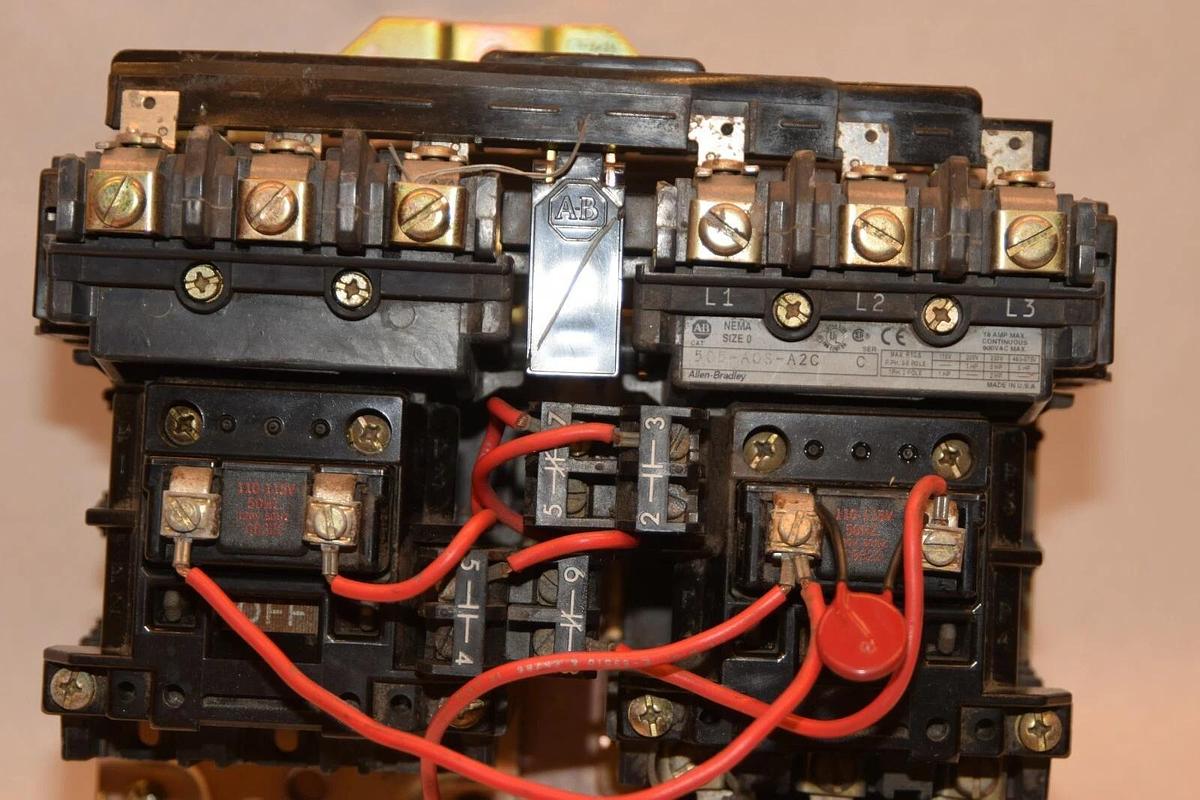 Used ALLEN BRADLEY 505-A0S-A2C 505-AOS-A2C Series C Size 0 Reversing Starter