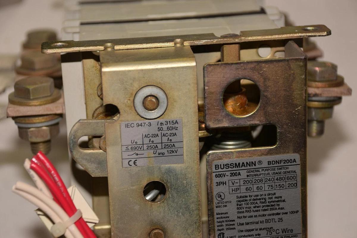Used BUSSMANN BDNF200A 600V 200A 3PH GENERAL PURPOSE SWITCH