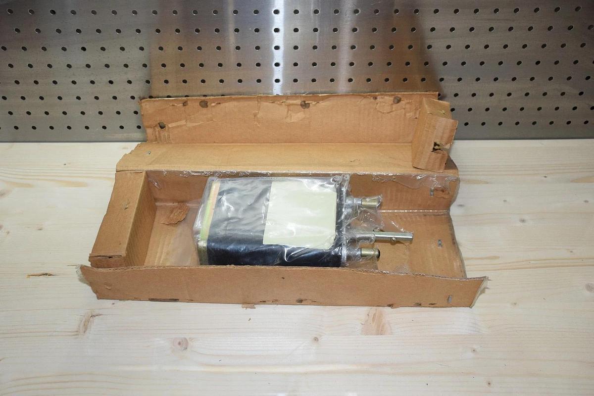 GENERAL ELECTRIC Rotary SWITCH CAM OPERATED 16SB1FB302SUM4Y New