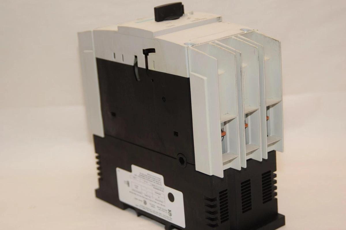 Used SIEMENS 3RV1742-5LD10 60A 600V 3P Sirius Breaker W/ 3RV2901-1A Aux. Contact