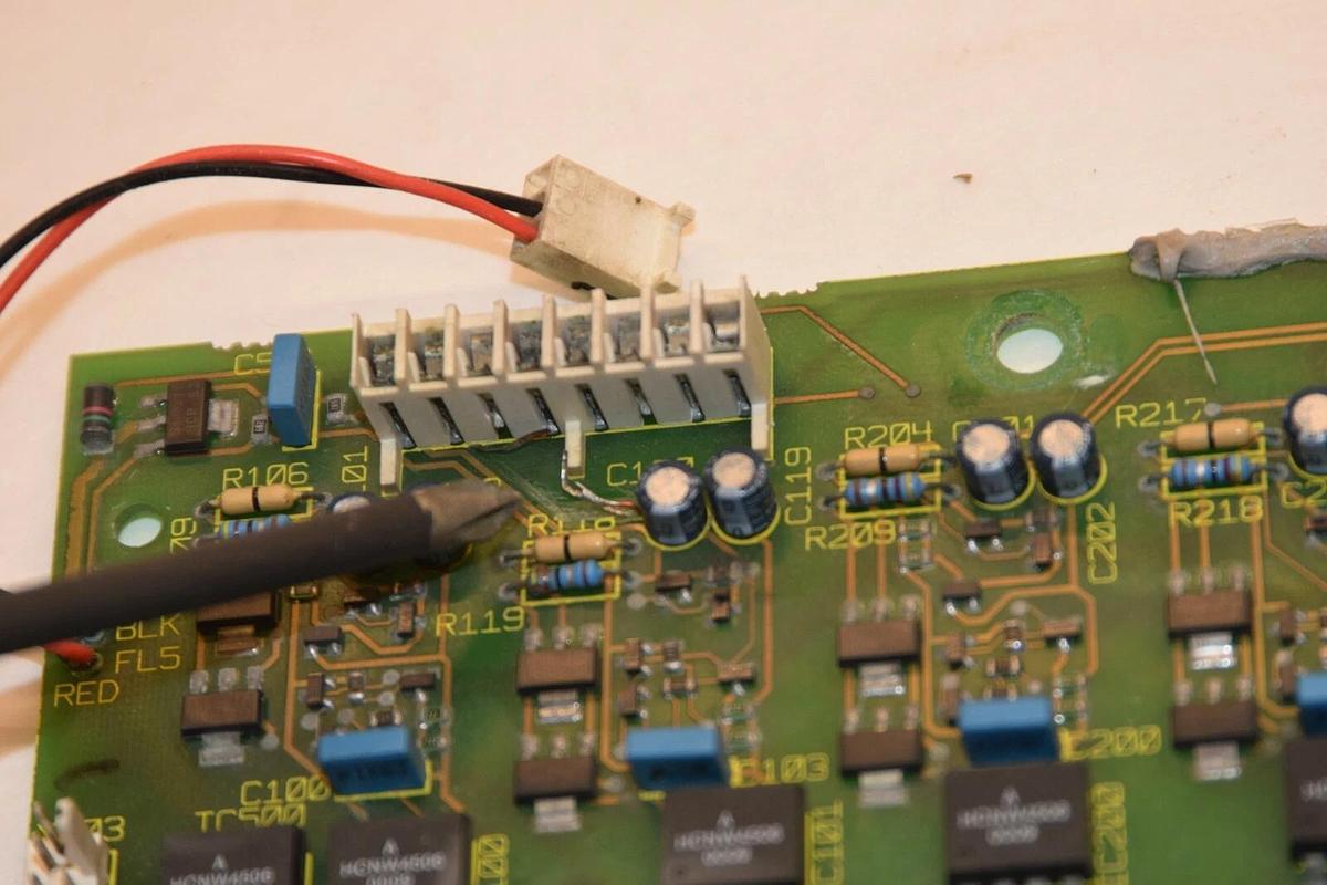 Used SIEMENS G85139-H1751-A842 / G85139H1751A842 - AS IS