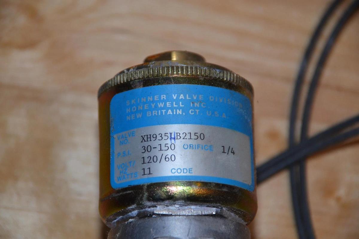 SKINNER XH935HB2150  XH935HB2150 30-150 psi 120 v Valve