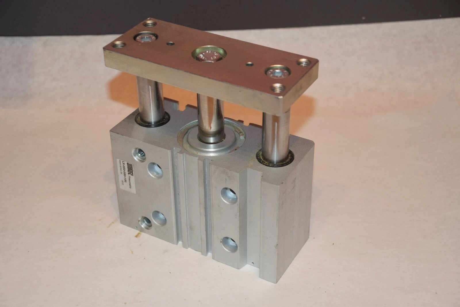 Used AIRTEC PNEUMATIC LX-050-050-100 GUIDED PNEUMATIC CYLINDER