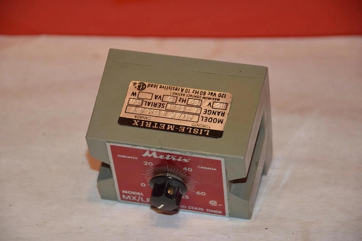 Used METRIX MX/LR MX/LR-A-60M-A-Y .6-60 MINUTES 115V 60Hz SOLID STATE TIMER