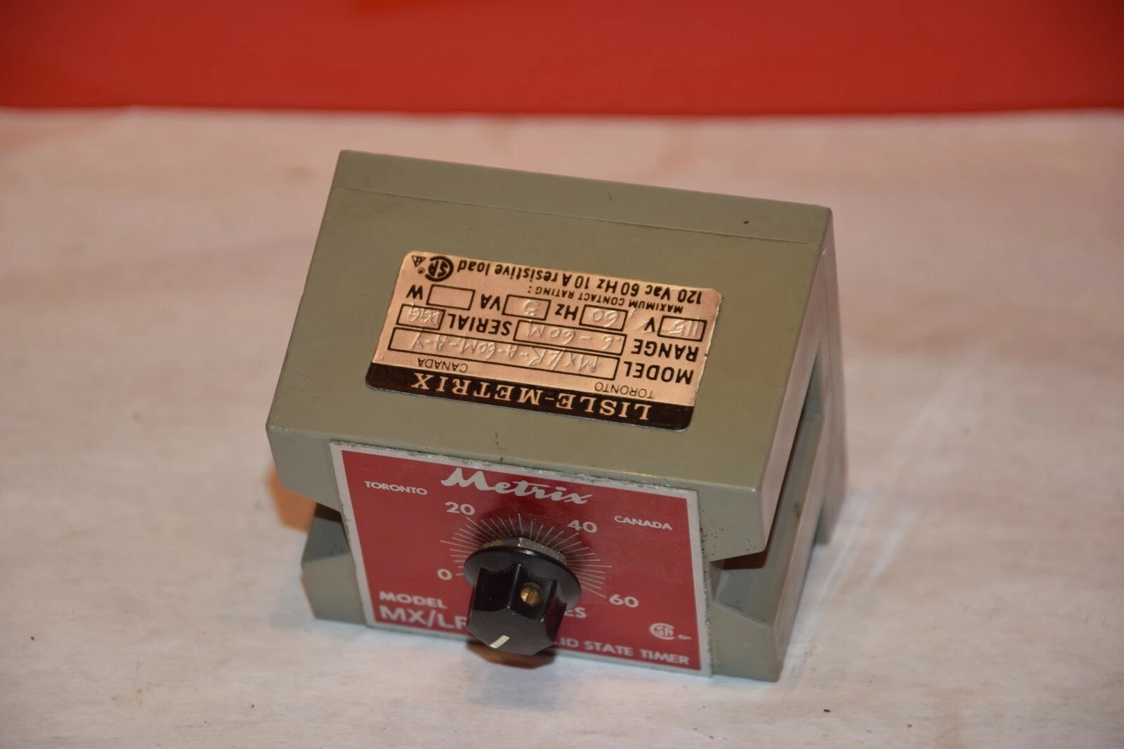 Used METRIX MX/LR MX/LR-A-60M-A-Y .6-60 MINUTES 115V 60Hz SOLID STATE TIMER