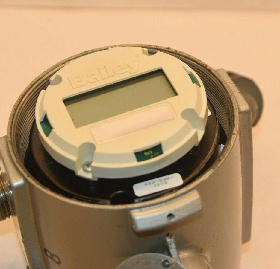 Used BAILEY FISCHER & PORTER EQS404A0 12-42Vdc 4-20mA Transmitter