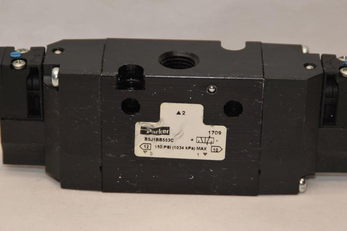 (NEW) PARKER B5J1BB553C 150psi P2E-KV31F 115/120V Coil Solenoid Valve