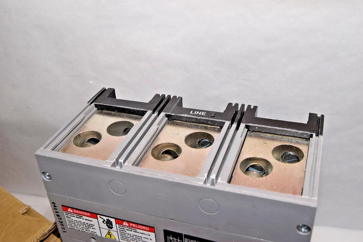 Siemens Sentron ITE Breaker 200a JD63B200L 200 Amp JD63F400 JD6-A 3p NEW