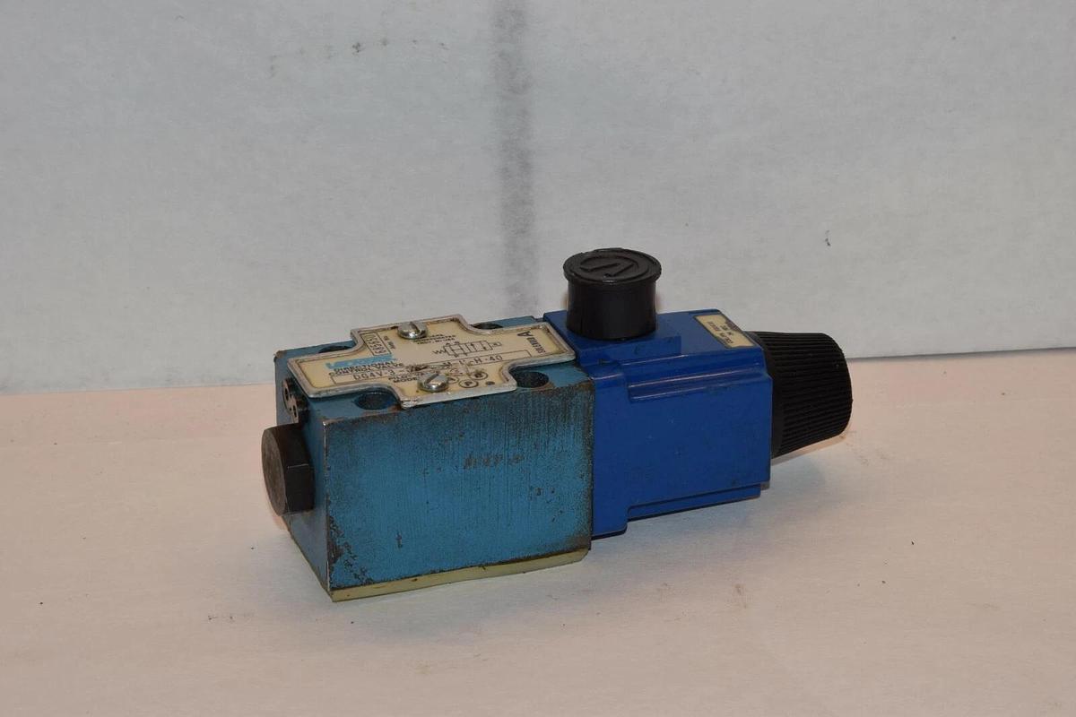 (Nos) Vickers Directional Control Valve DG4V-3-0B-L-M-U-H-40  24VDC Coil