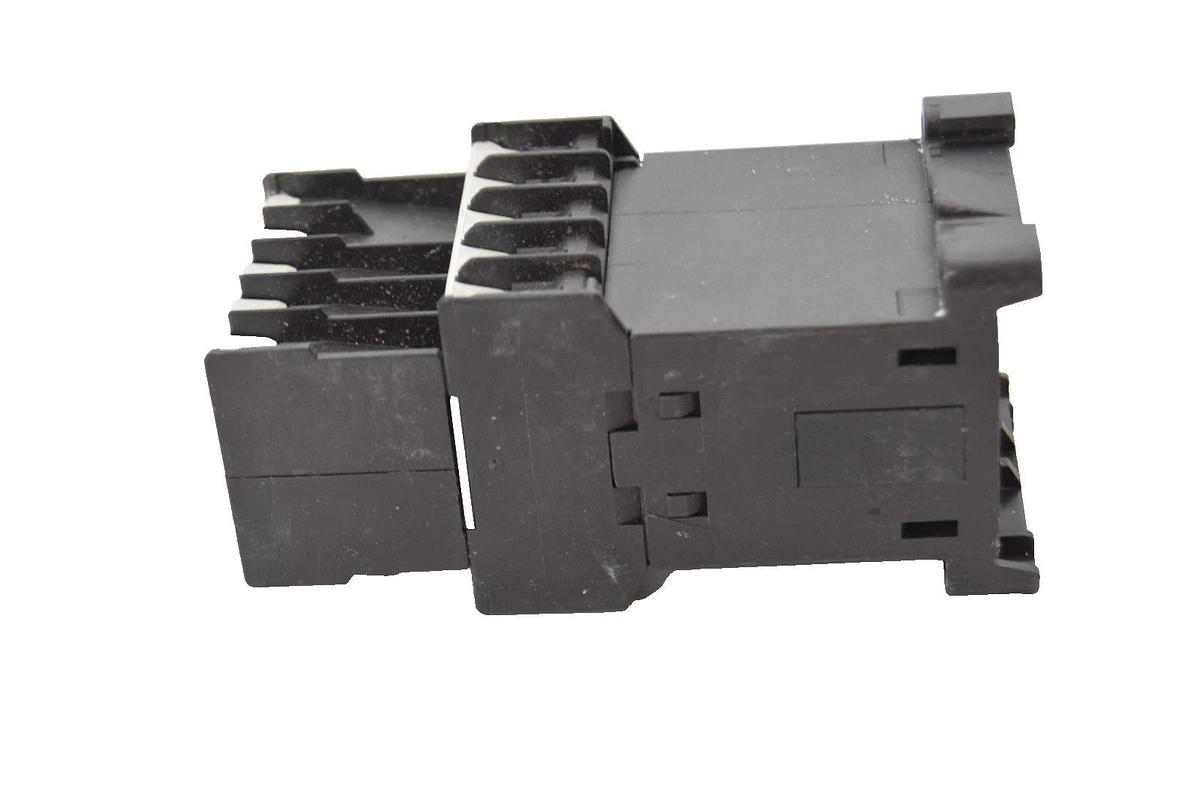 Used Siemens 10A Contactor 3TH2262-0AD2 3TH22620AD2