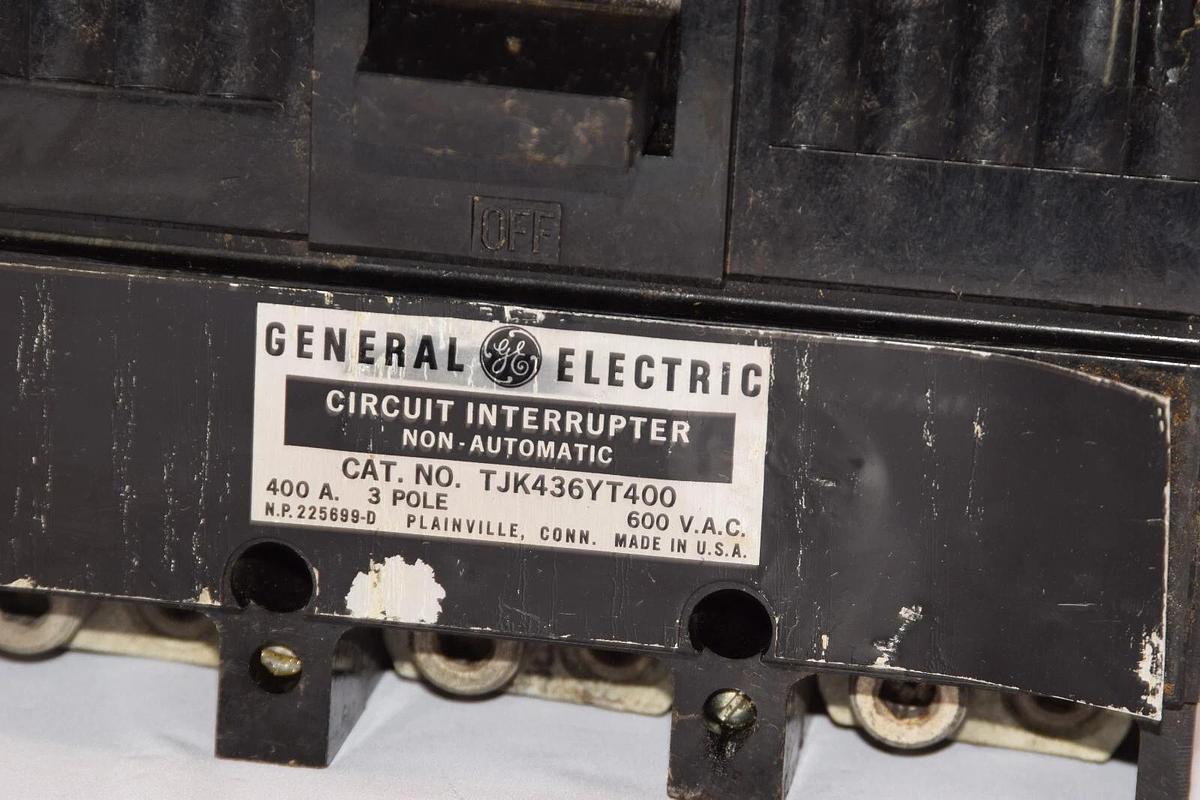 Used GE GENERAL ELECTRIC TJK436YT400 400A 400 Amp 3P 600Vac Circuit Breaker *Crack*