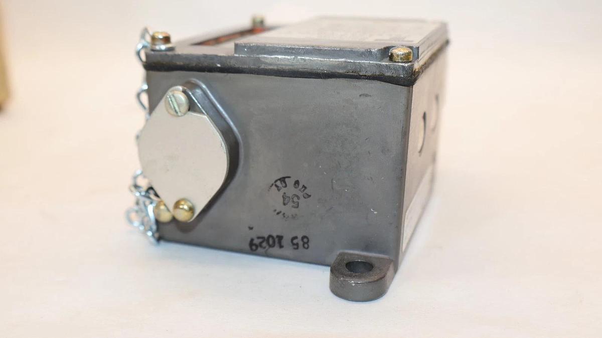 Barksdale Controls Pressure Switch 20-200psi A9675-0-AA (New)