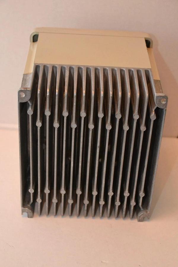 Used Allen Bradley Drive 1305 1305-AA08A 1305AA08A Ser A 200-240v 3ph 1.5kw 2hp